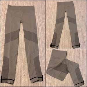 Gray workout leggings - Size L/XL